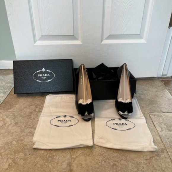 Prada Black Pump Size 37 - Picture 2 of 10